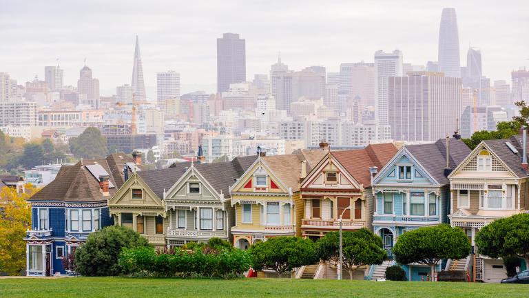 Cityscape view of San Francisco with houses in the front