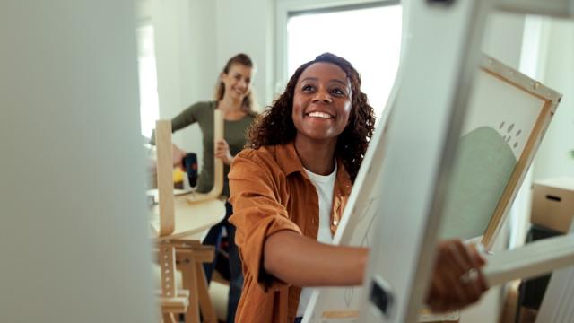 Student renters moving into an apartment